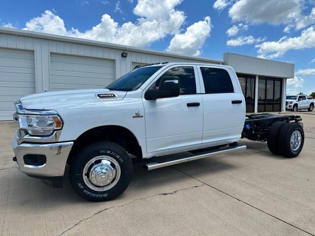 2024 RAM Ram 3500 Chassis Cab RAM 3500 TRADESMAN CREW CAB CHASSIS 4X4 60 CA