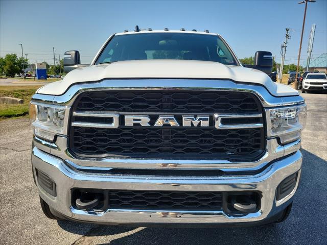 2024 RAM Ram 5500 Chassis Cab RAM 5500 TRADESMAN CHASSIS CREW CAB 4X4 60 CA