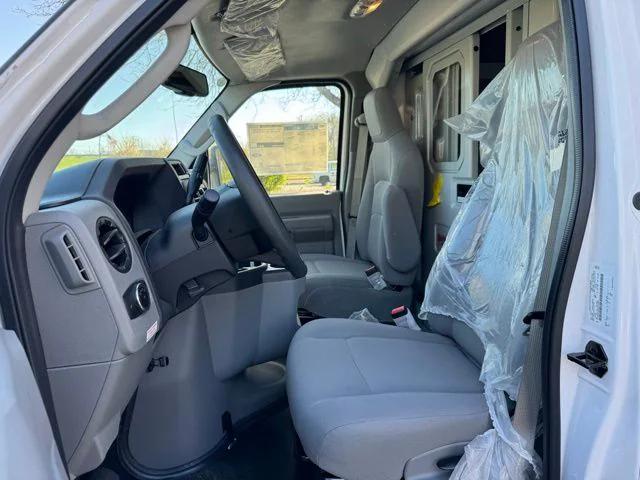 2024 Ford E-450 Cutaway Base