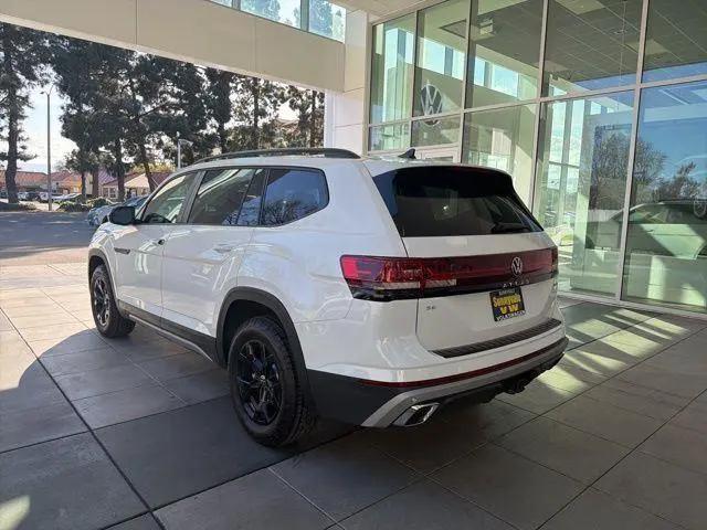 2024 Volkswagen Atlas 2.0T Peak Edition SE w/Technology