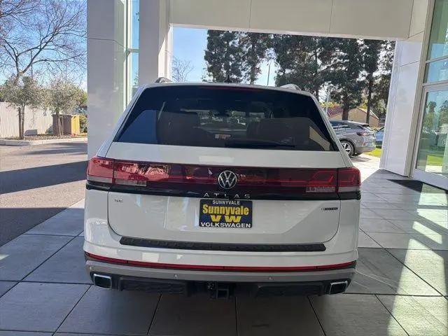 2024 Volkswagen Atlas 2.0T Peak Edition SE w/Technology