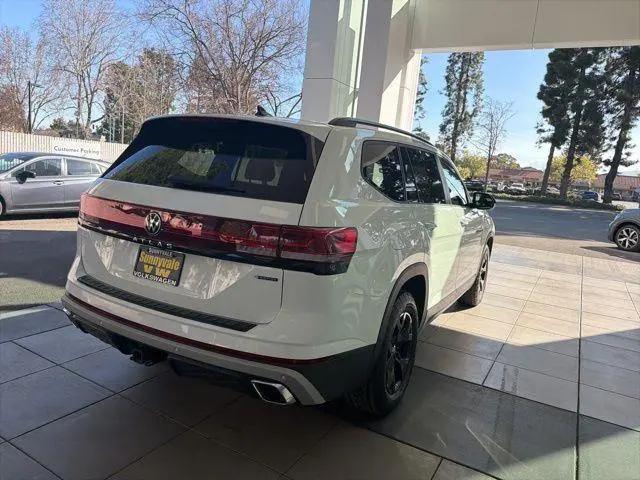 2024 Volkswagen Atlas 2.0T Peak Edition SE w/Technology