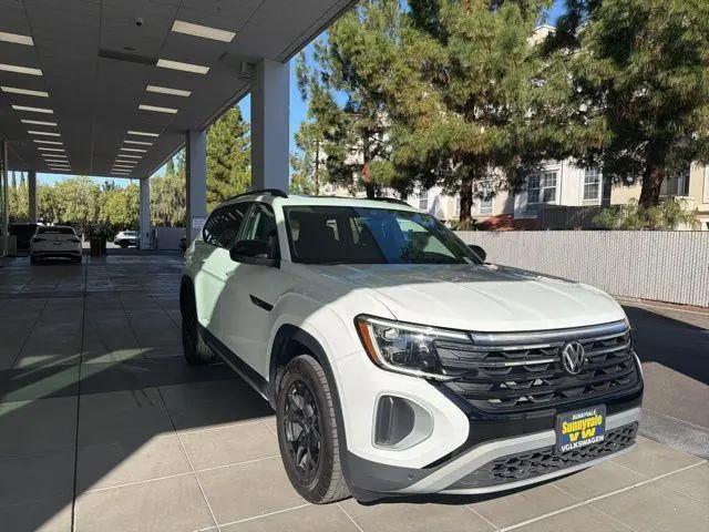 2024 Volkswagen Atlas 2.0T Peak Edition SE w/Technology