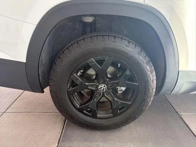 2024 Volkswagen Atlas 2.0T Peak Edition SE w/Technology