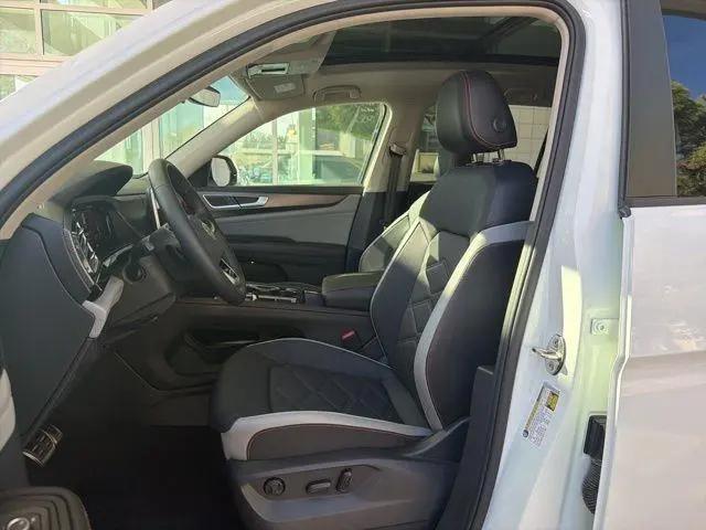 2024 Volkswagen Atlas 2.0T Peak Edition SE w/Technology