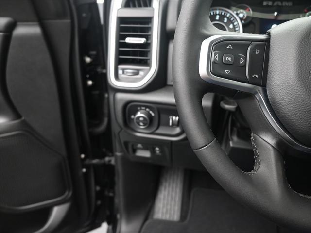 2025 RAM Ram 1500 RAM 1500 LONE STAR CREW CAB 4X4 57 BOX