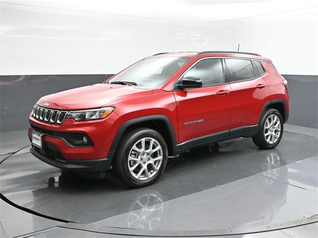 2024 Jeep Compass COMPASS LATITUDE LUX 4X4