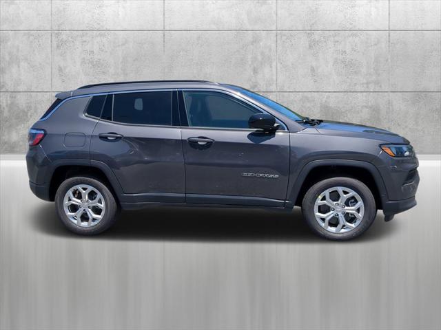 2024 Jeep Compass COMPASS LATITUDE 4X4