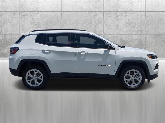 2024 Jeep Compass COMPASS LATITUDE 4X4