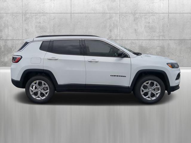 2024 Jeep Compass COMPASS LATITUDE 4X4