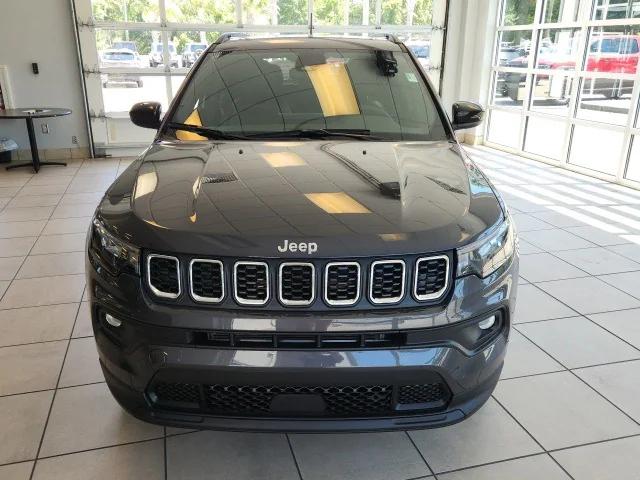 2024 Jeep Compass COMPASS LATITUDE LUX 4X4