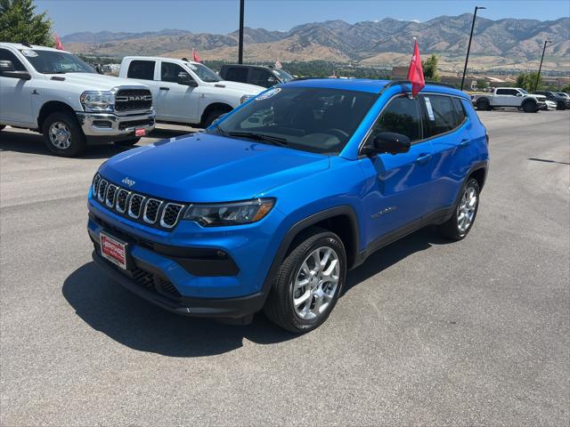 2024 Jeep Compass COMPASS LATITUDE LUX 4X4