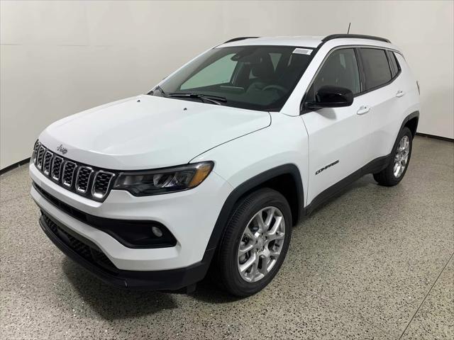 2024 Jeep Compass COMPASS LATITUDE LUX 4X4