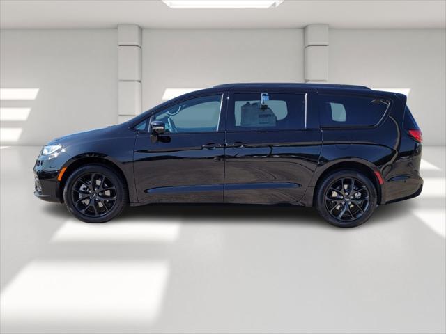 2024 Chrysler Pacifica PACIFICA TOURING L AWD