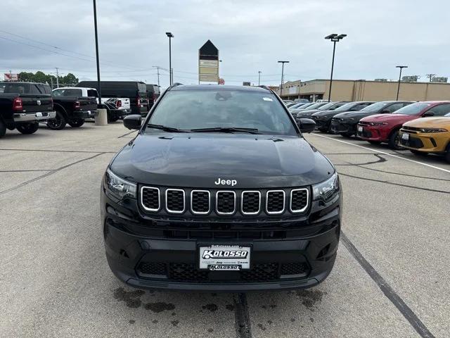 2024 Jeep Compass COMPASS LATITUDE LUX 4X4