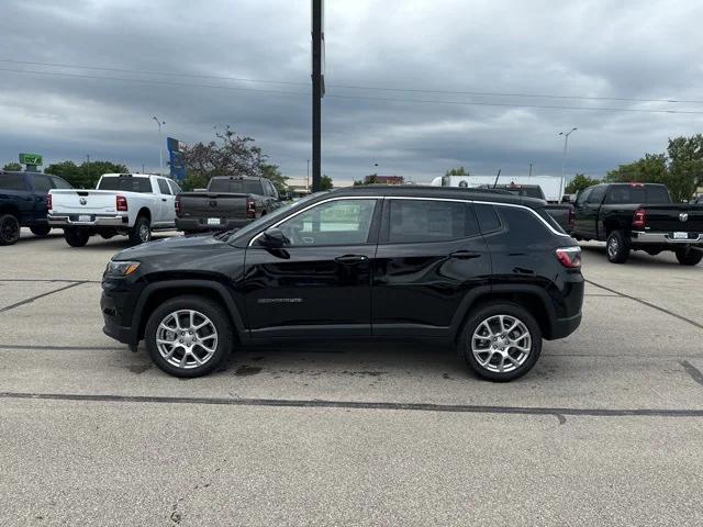 2024 Jeep Compass COMPASS LATITUDE LUX 4X4