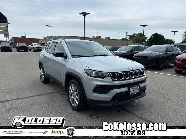 2024 Jeep Compass COMPASS LATITUDE LUX 4X4