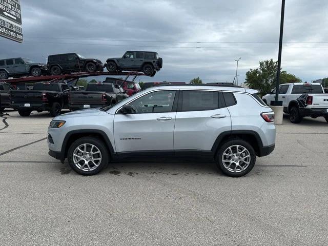 2024 Jeep Compass COMPASS LATITUDE LUX 4X4