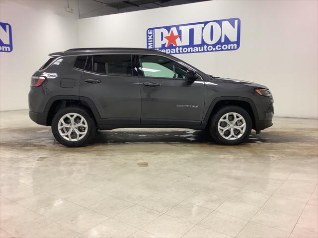 2024 Jeep Compass COMPASS LATITUDE 4X4