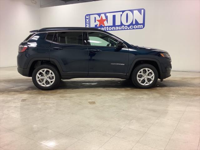 2024 Jeep Compass COMPASS LATITUDE 4X4