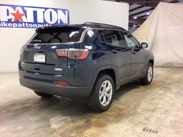 2024 Jeep Compass COMPASS LATITUDE 4X4