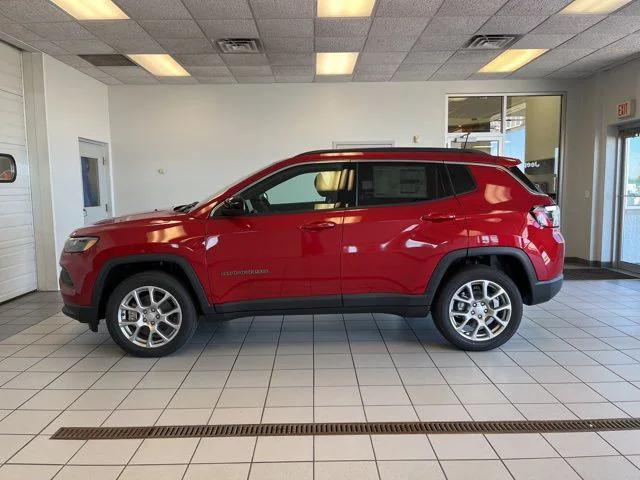 2024 Jeep Compass COMPASS LATITUDE LUX 4X4