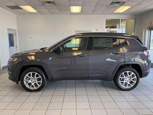 2024 Jeep Compass COMPASS LATITUDE LUX 4X4