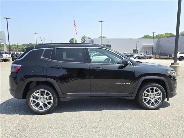 2024 Jeep Compass COMPASS LATITUDE LUX 4X4