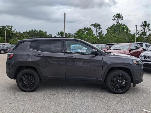 2024 Jeep Compass COMPASS LATITUDE 4X4