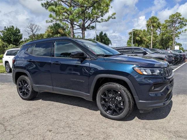 2024 Jeep Compass COMPASS LATITUDE 4X4