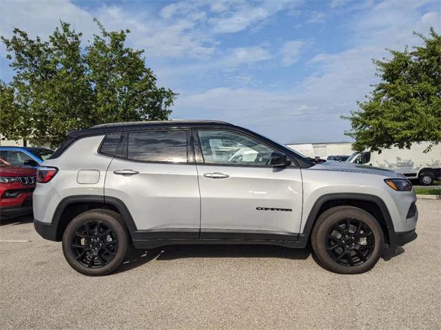 2024 Jeep Compass COMPASS LATITUDE 4X4