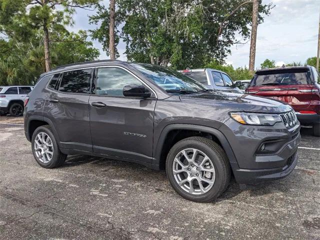 2024 Jeep Compass COMPASS LATITUDE LUX 4X4