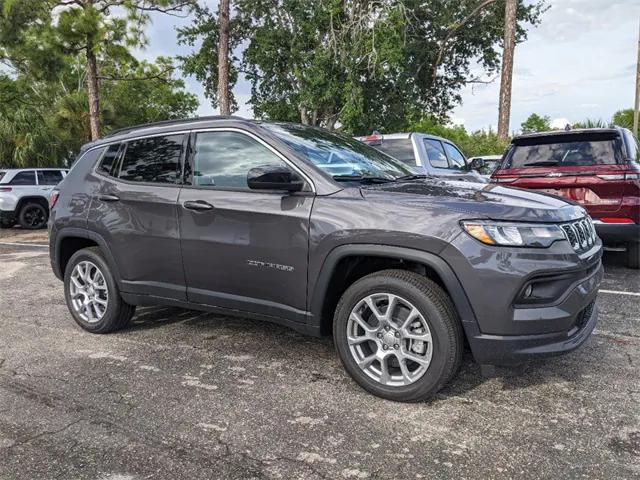 2024 Jeep Compass COMPASS LATITUDE LUX 4X4