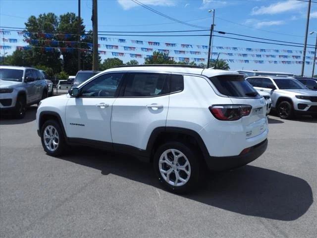 2024 Jeep Compass COMPASS LATITUDE 4X4