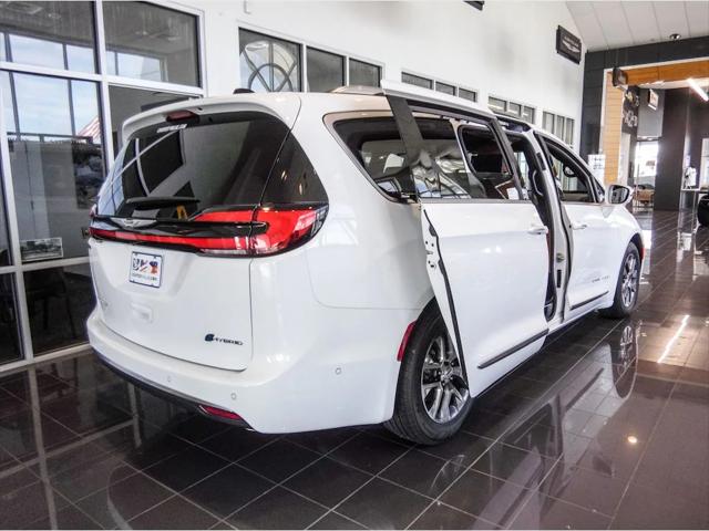 2024 Chrysler Pacifica Hybrid PACIFICA PLUG-IN HYBRID PINNACLE