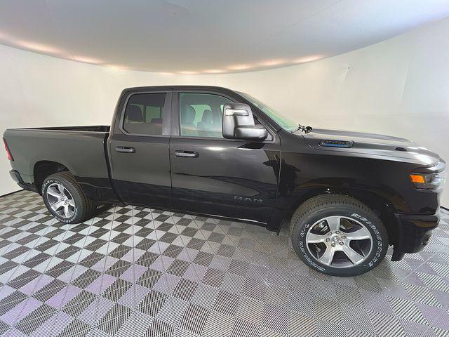 2025 RAM Ram 1500 RAM 1500 TRADESMAN QUAD CAB 4X2 64 BOX