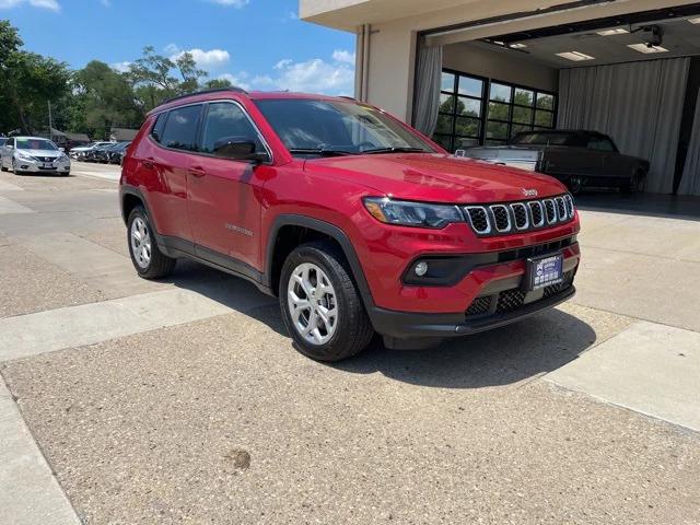 2024 Jeep Compass COMPASS LATITUDE 4X4