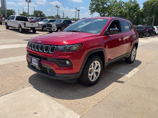 2024 Jeep Compass COMPASS LATITUDE 4X4