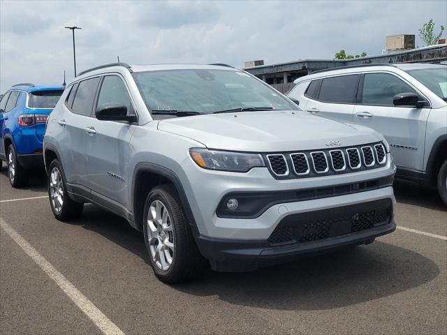 2024 Jeep Compass COMPASS LATITUDE LUX 4X4