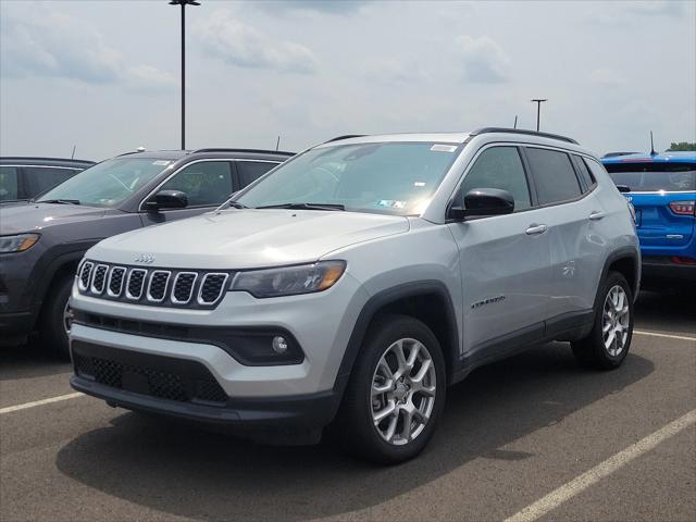 2024 Jeep Compass COMPASS LATITUDE LUX 4X4