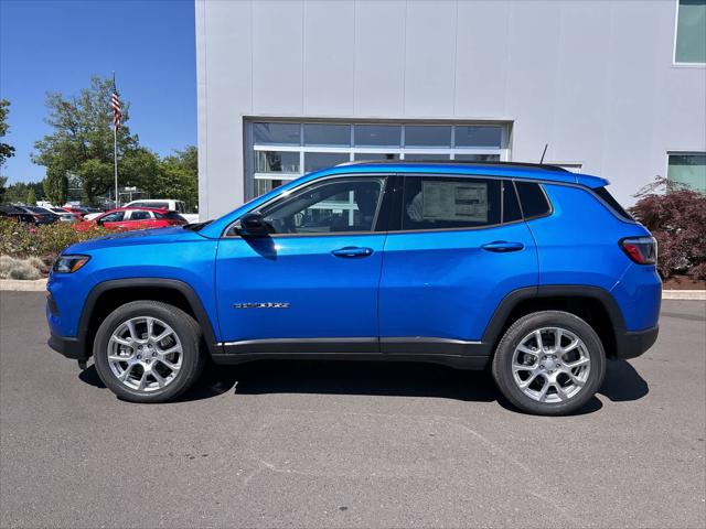 2024 Jeep Compass COMPASS LATITUDE LUX 4X4