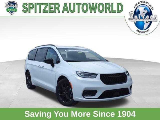 2024 Chrysler Pacifica PACIFICA TOURING L