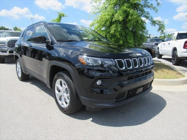 2024 Jeep Compass COMPASS LATITUDE 4X4