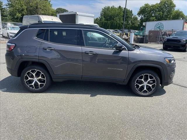 2024 Jeep Compass COMPASS LIMITED 4X4