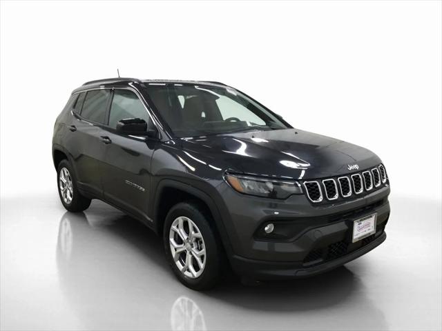 2024 Jeep Compass COMPASS LATITUDE 4X4