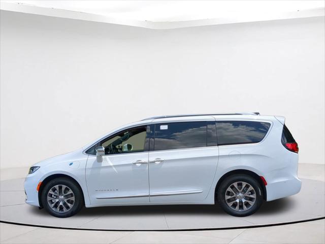 2024 Chrysler Pacifica Hybrid PACIFICA PLUG-IN HYBRID PINNACLE