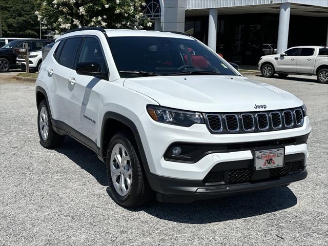 2024 Jeep Compass COMPASS LATITUDE 4X4