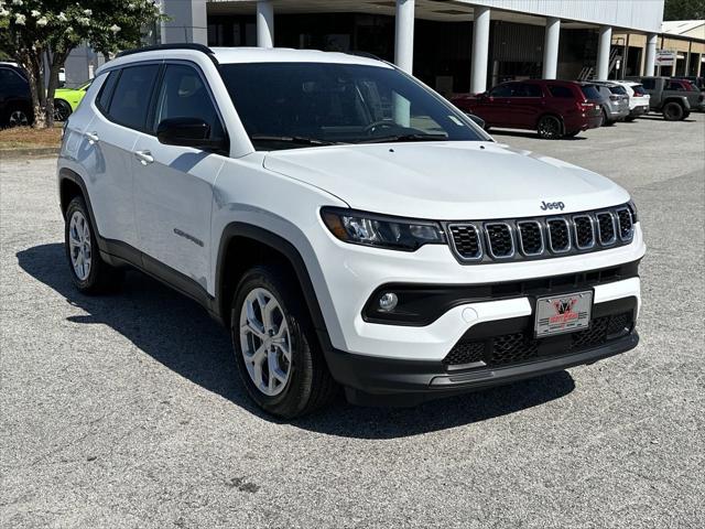 2024 Jeep Compass COMPASS LATITUDE 4X4