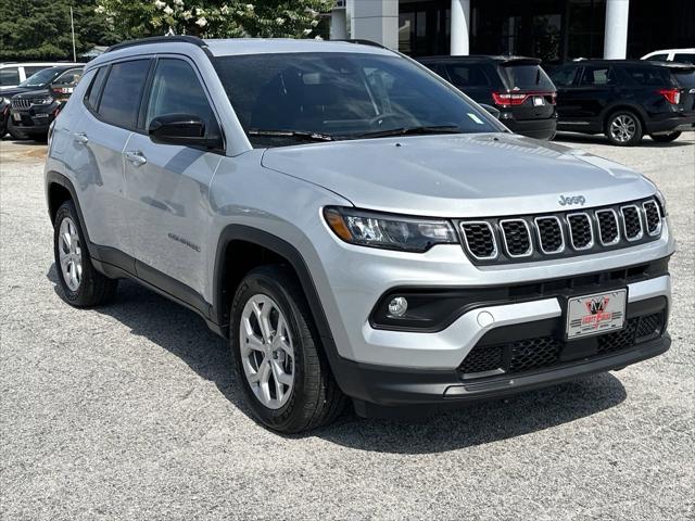 2024 Jeep Compass COMPASS LATITUDE 4X4