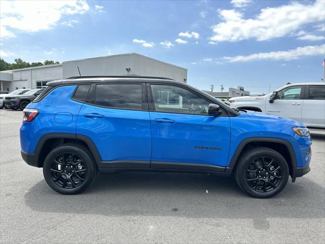 2024 Jeep Compass COMPASS LATITUDE 4X4